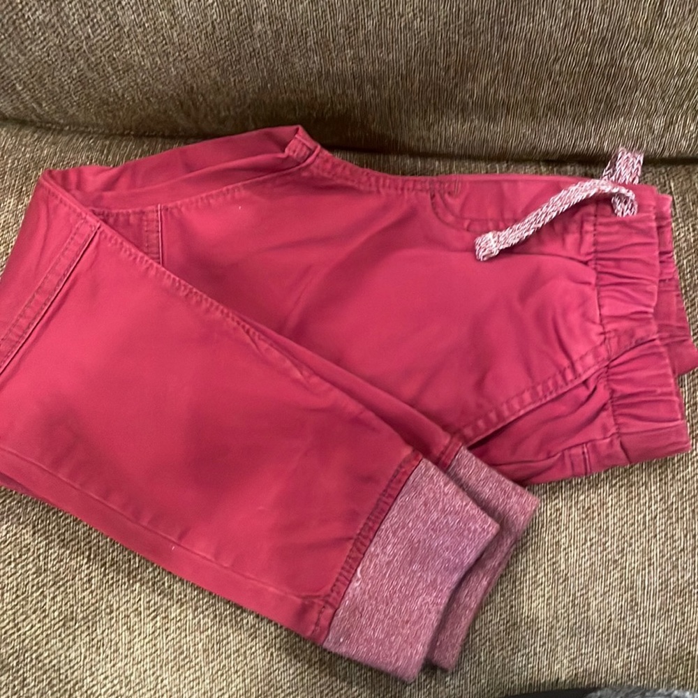 Rarely worn joggers, size 5T.